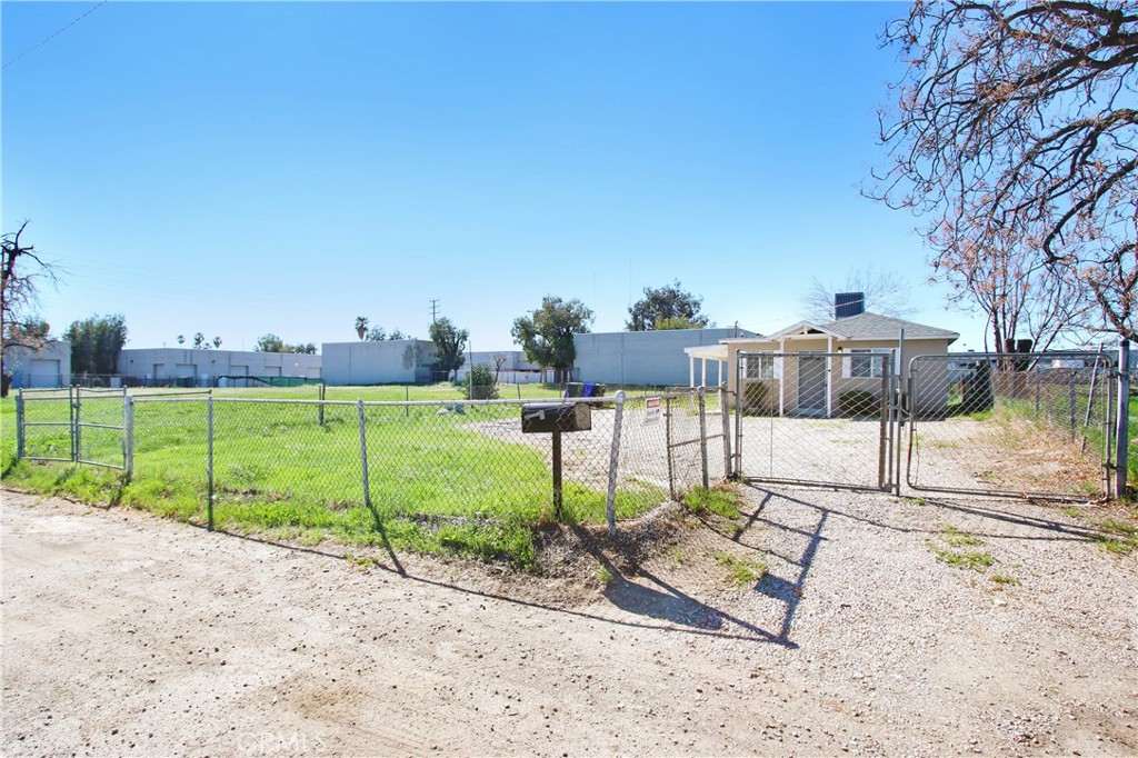 460 S Berkeley Avenue Property Photo 6