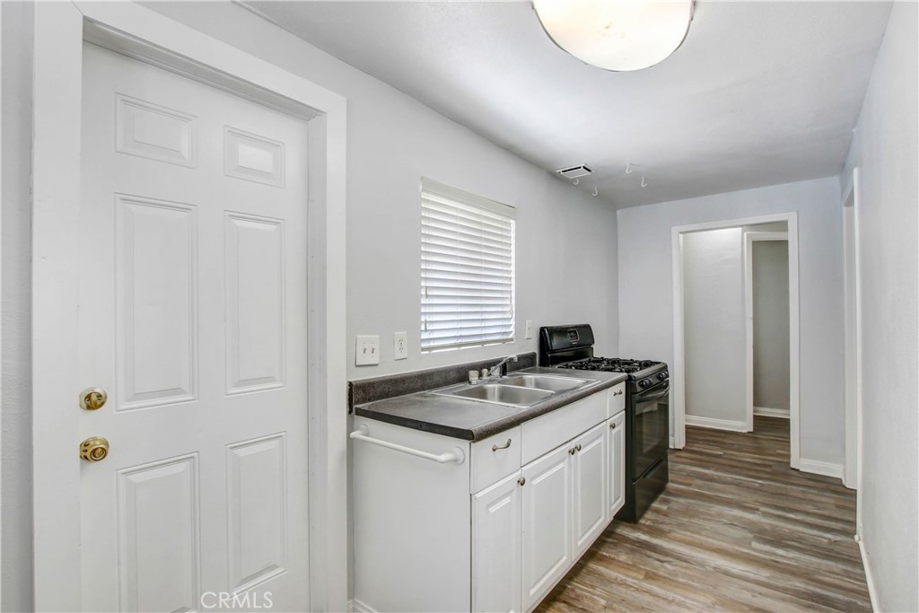 460 S Berkeley Avenue Property Photo 9