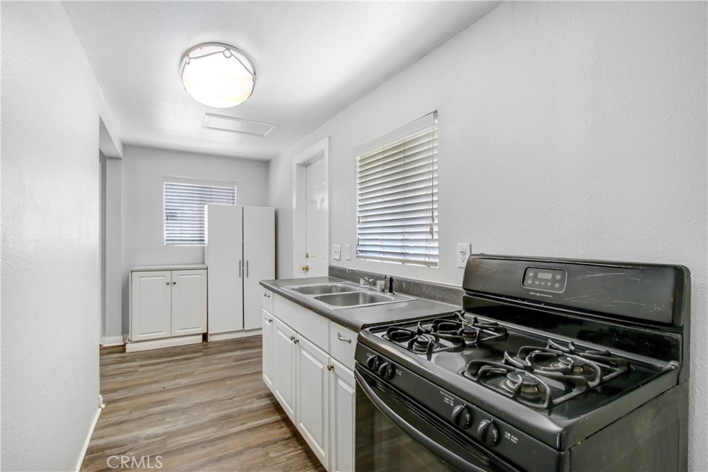460 S Berkeley Avenue Property Photo 10