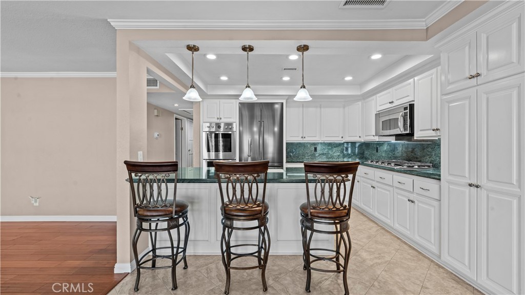 5108 Benito Property Photo 8