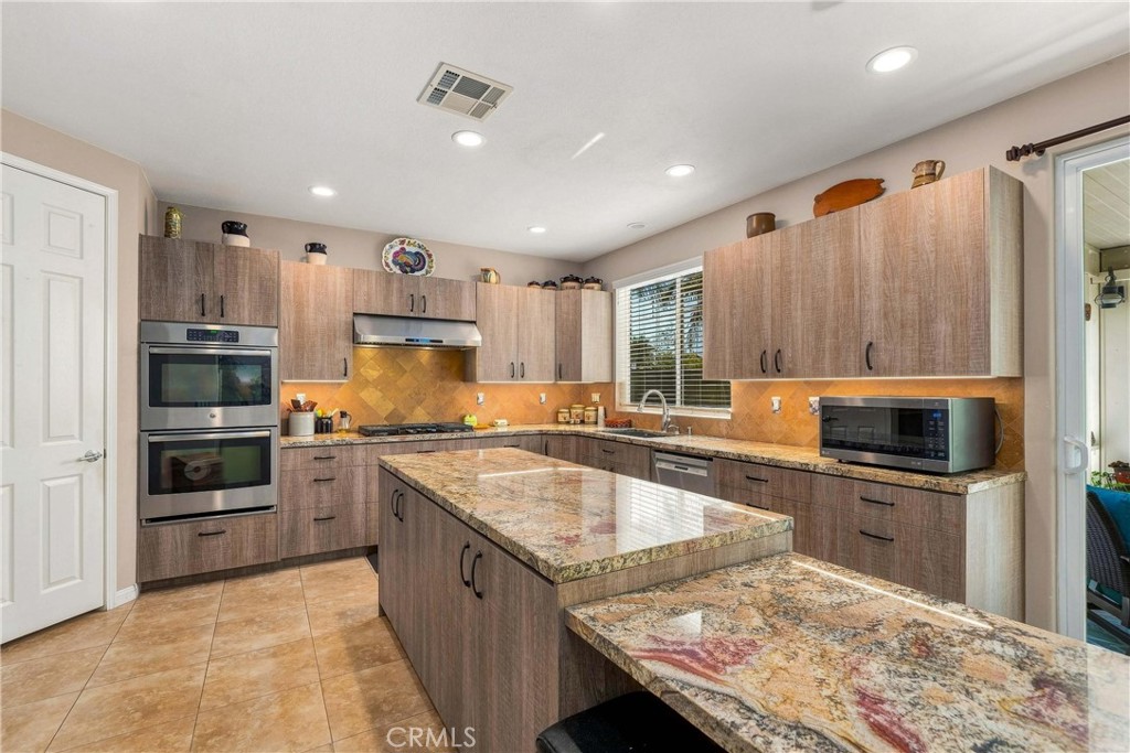 6111 Pine Cone Way Property Photo 10