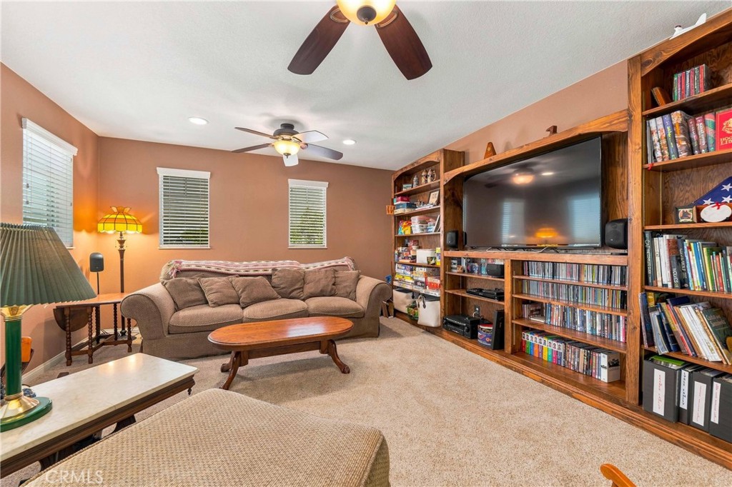 6111 Pine Cone Way Property Photo 13