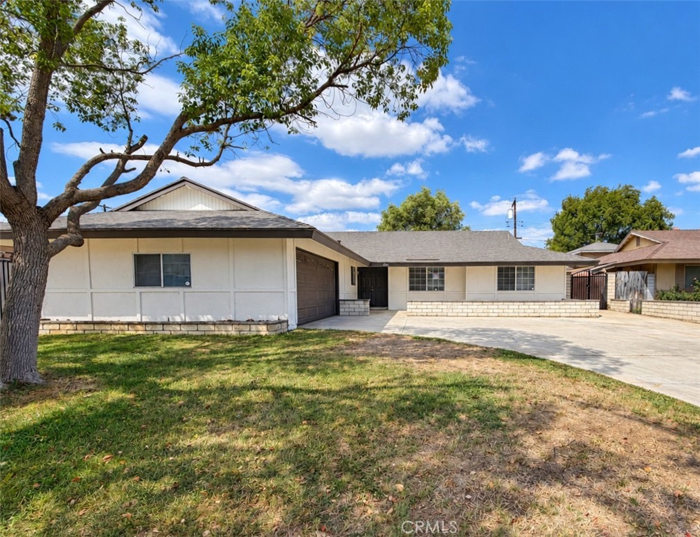 10961 Endicott Drive Property Photo 2