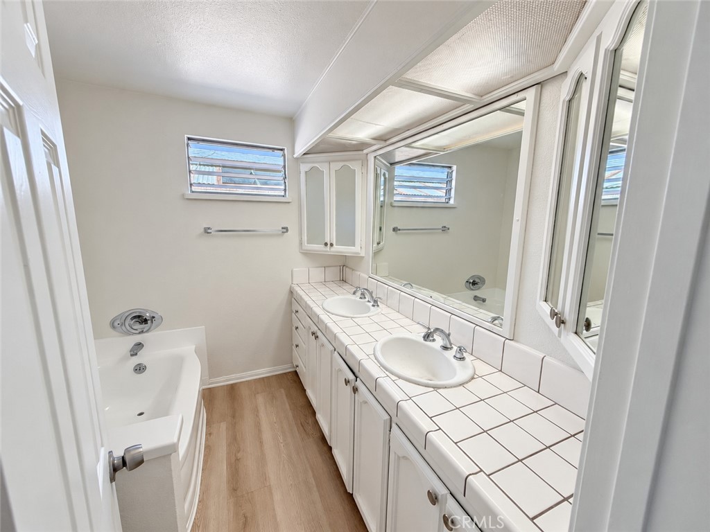 10961 Endicott Drive Property Photo 15