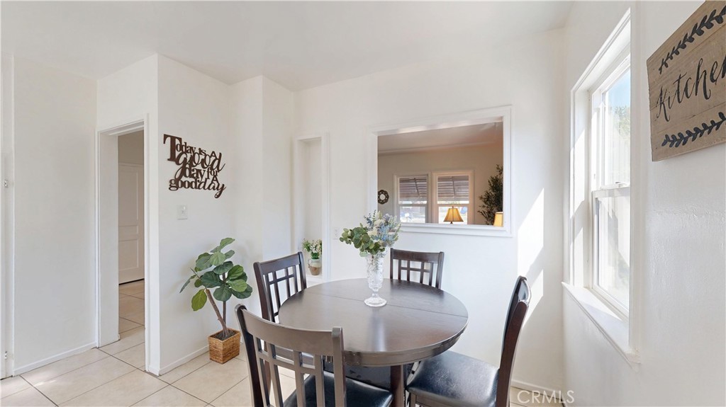 2828 N Sierra Way Property Photo 8