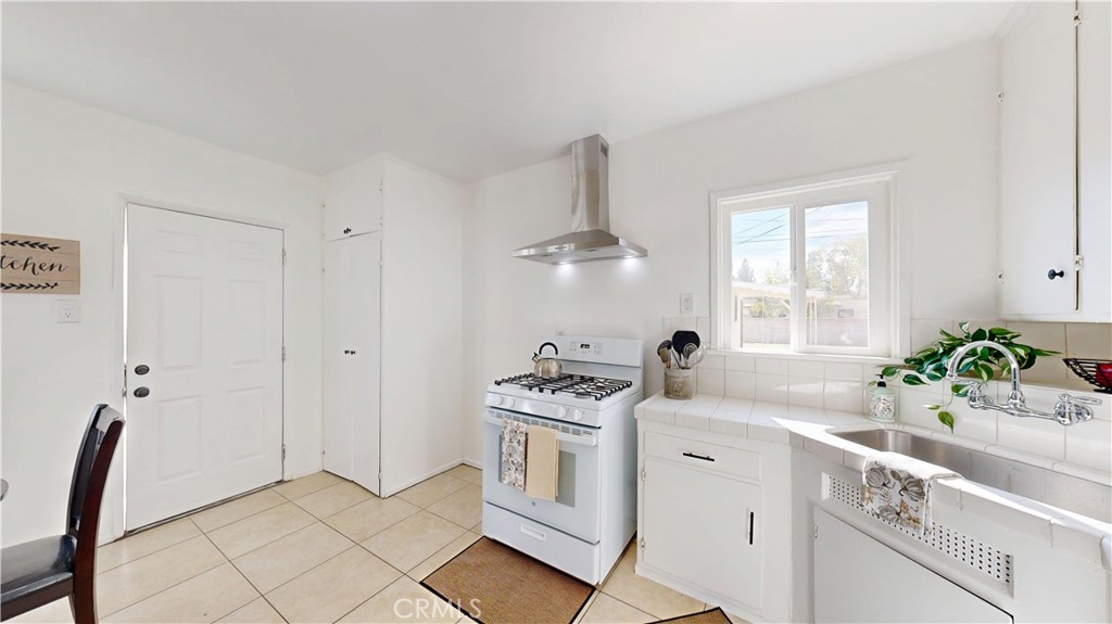 2828 N Sierra Way Property Photo 10