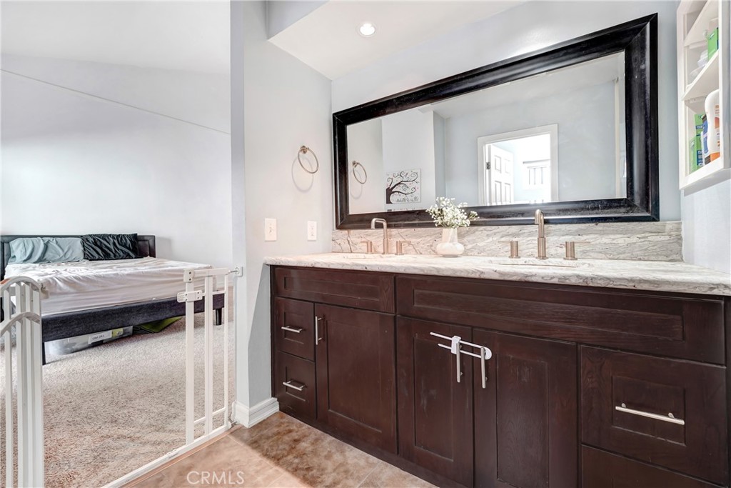 8593 Village Ln Property Photo 9
