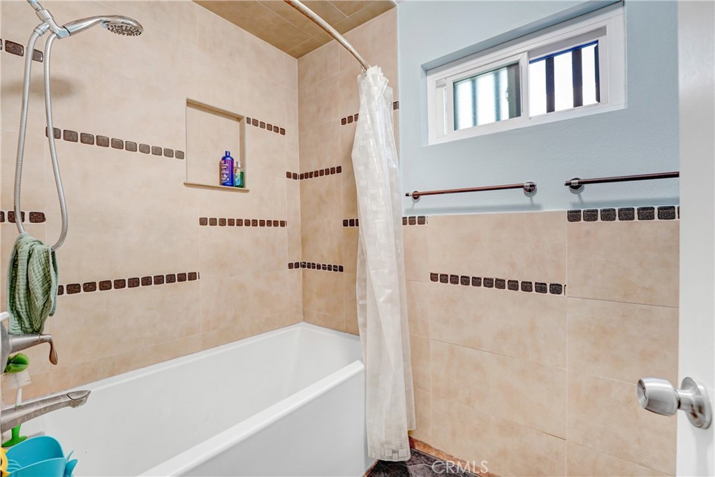 8593 Village Ln Property Photo 16