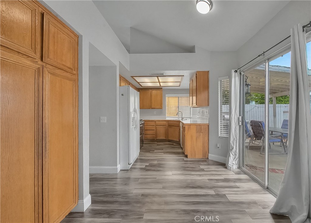 12425 Brewster Property Photo 14