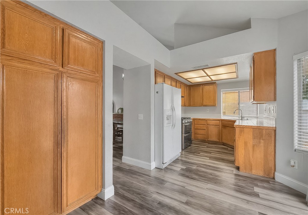 12425 Brewster Property Photo 17