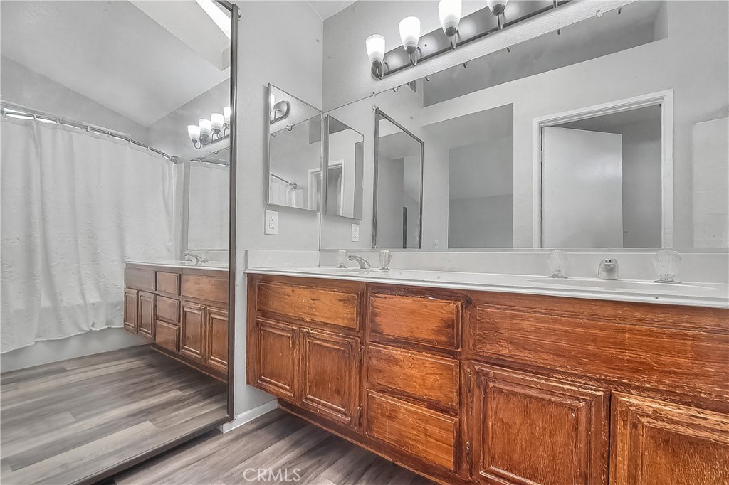 12425 Brewster Property Photo 37