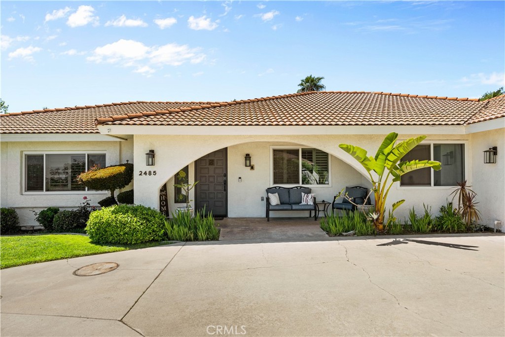 2485 San Mateo Drive Property Photo 3