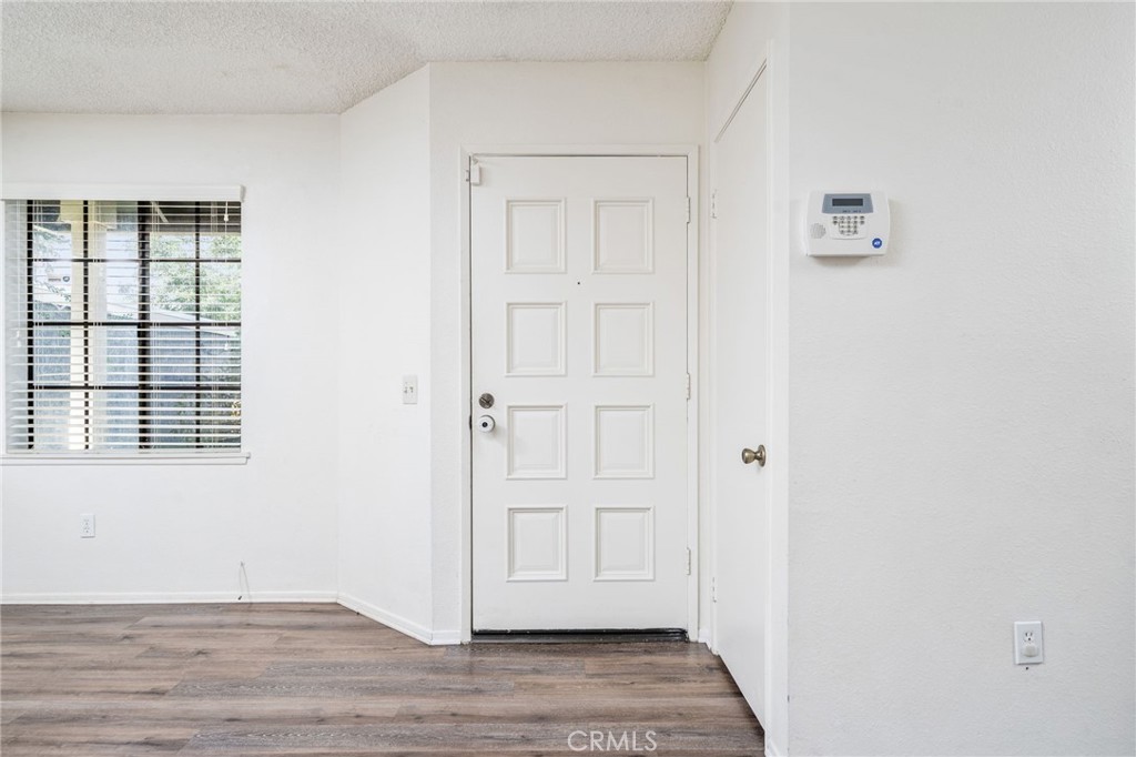 8711 Pine Crest Place Property Photo 6