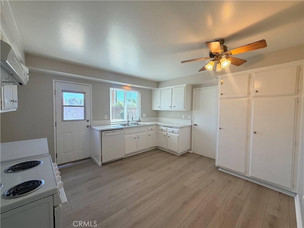 1194 Eddington Street Property Photo 6