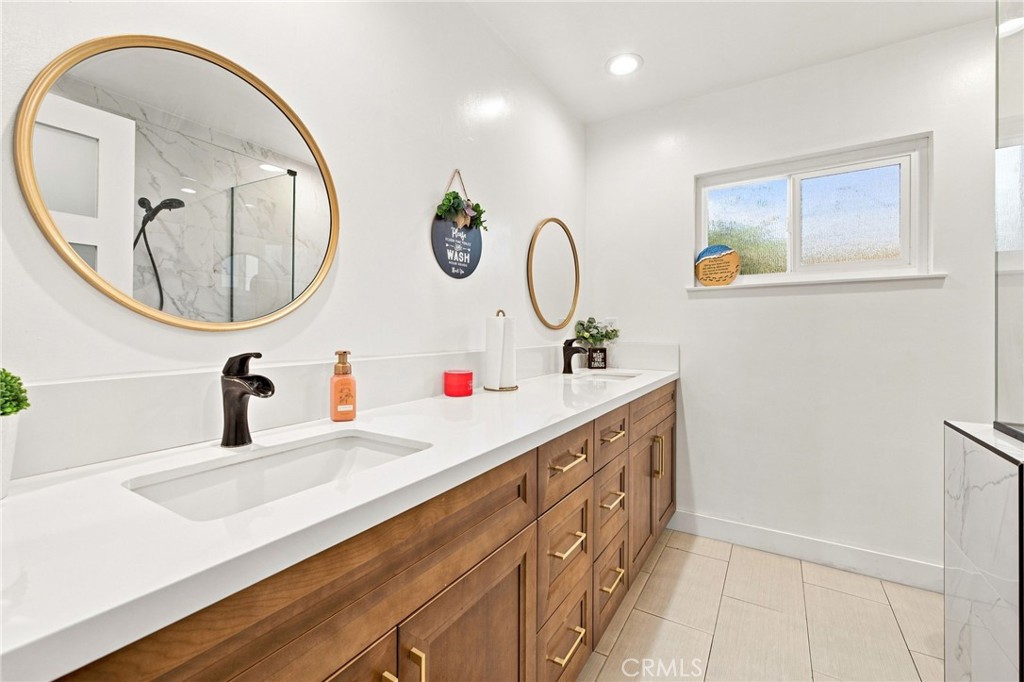 9654 La Reina Property Photo 20
