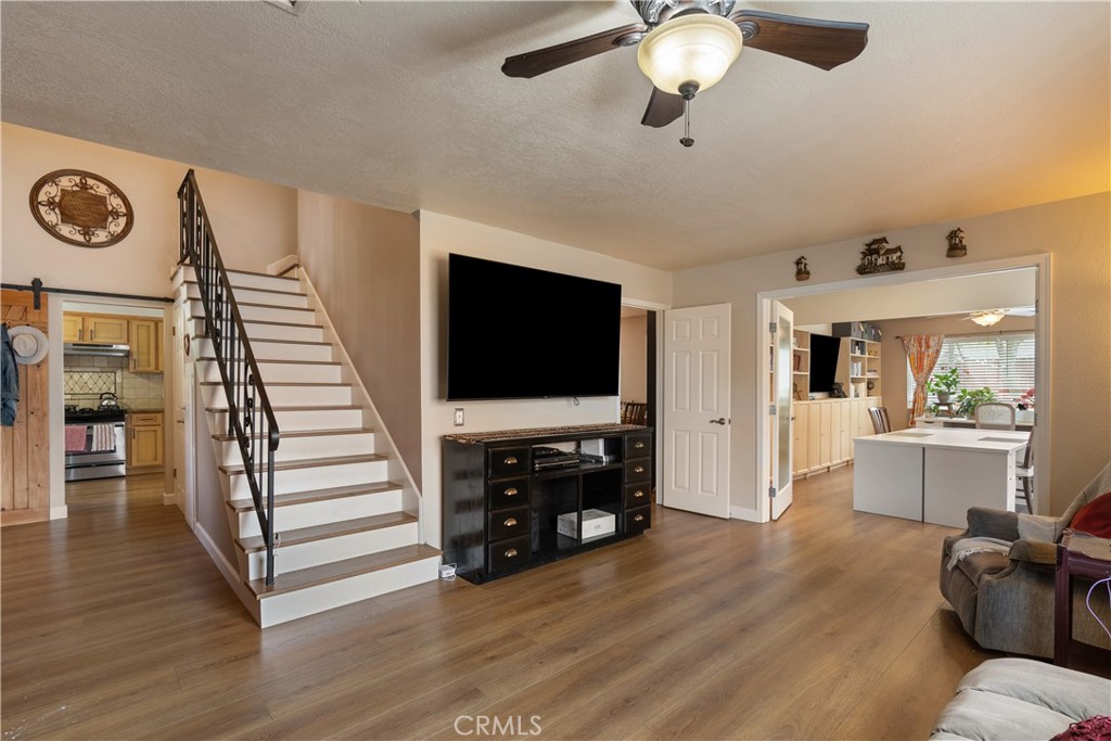 403 N Shaftesbury Property Photo 5