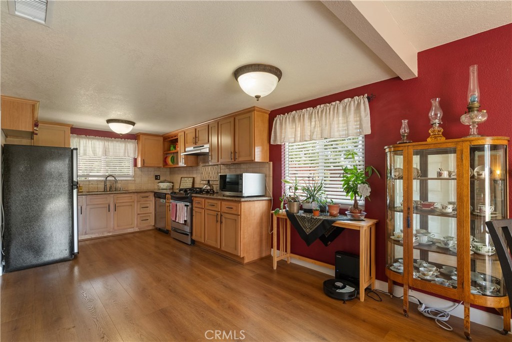 403 N Shaftesbury Property Photo 12