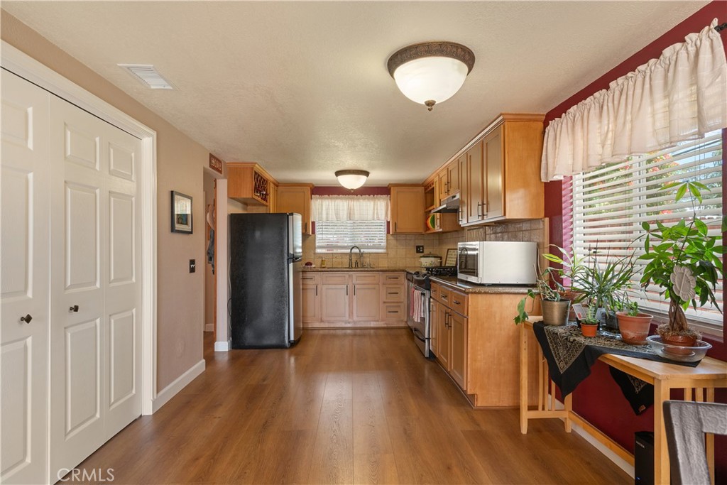 403 N Shaftesbury Property Photo 13