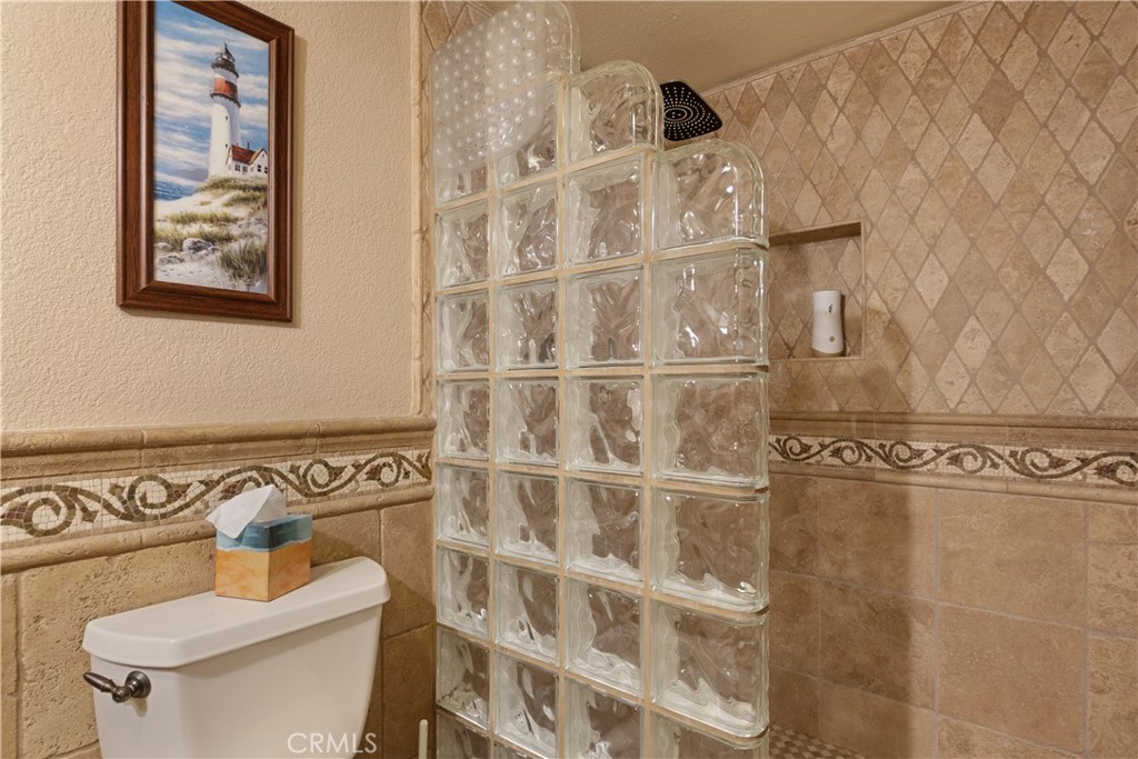 403 N Shaftesbury Property Photo 20