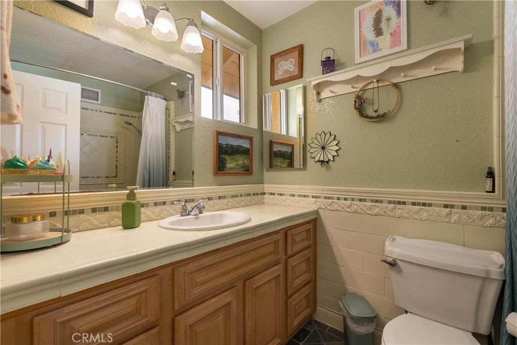 403 N Shaftesbury Property Photo 25