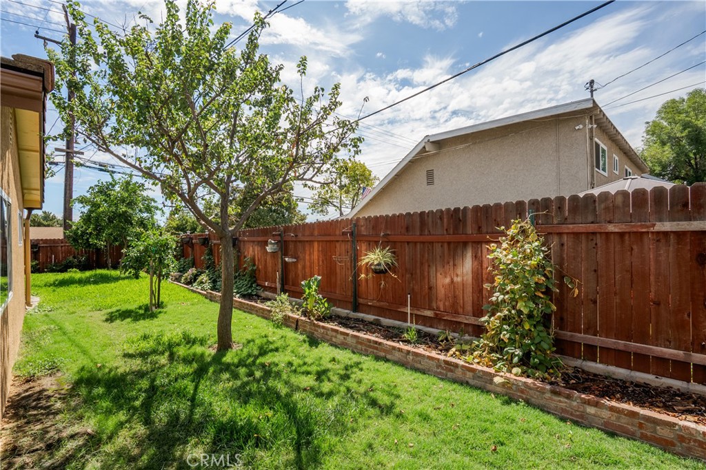 403 N Shaftesbury Property Photo 35