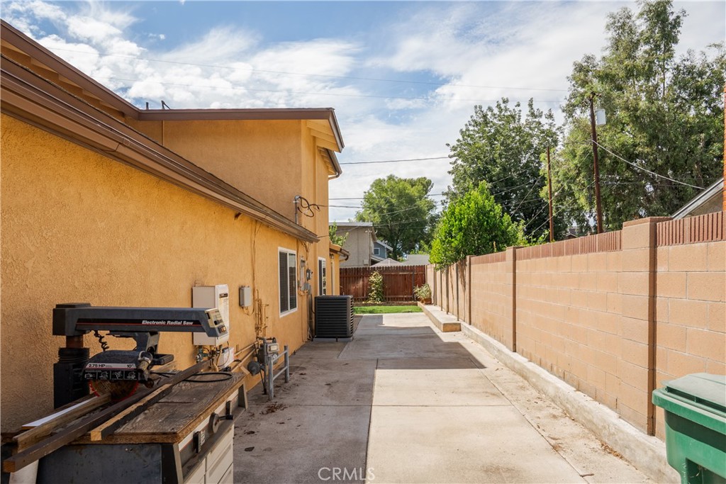 403 N Shaftesbury Property Photo 42