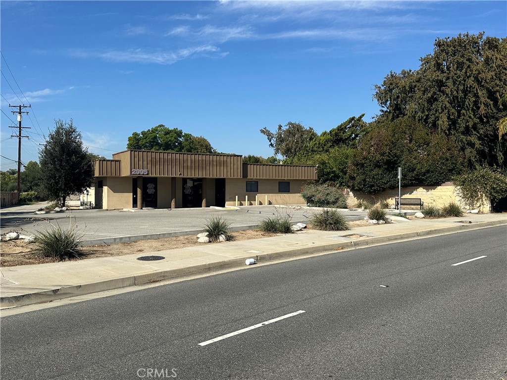 2005 N Garey N Property Photo 12
