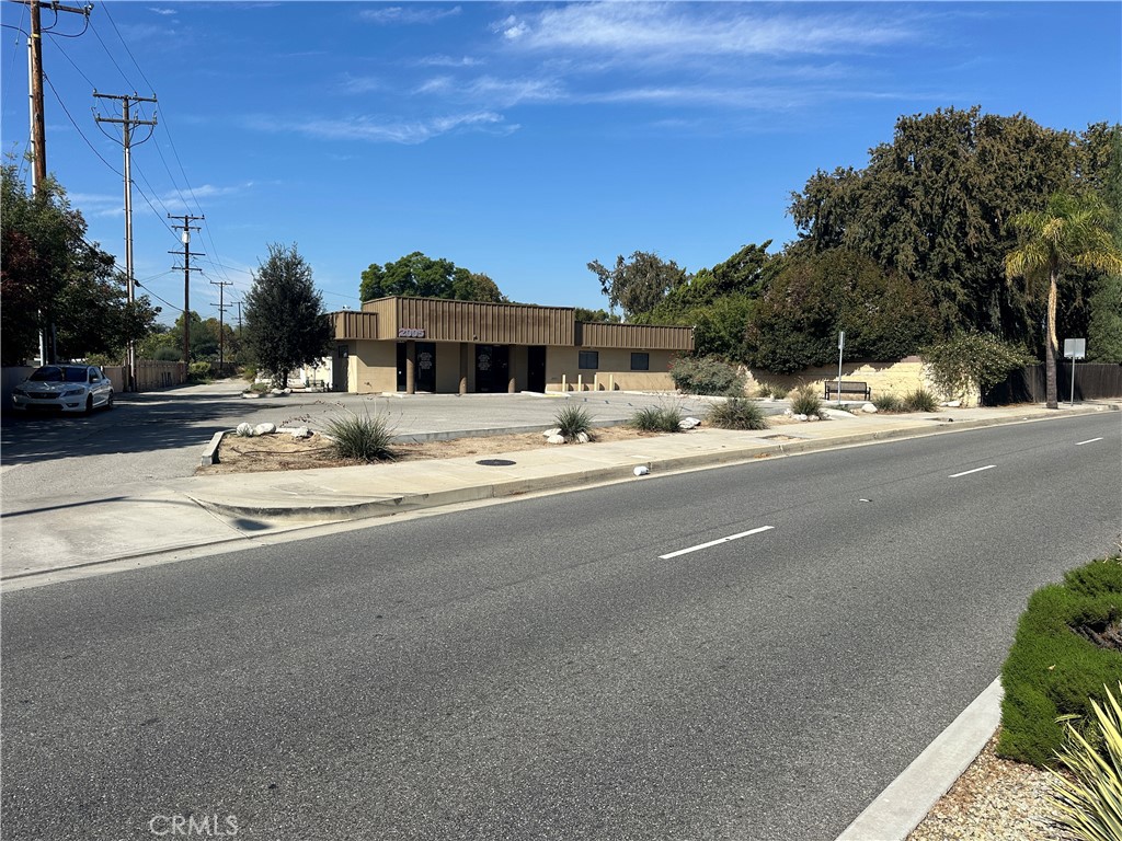 2005 N Garey N Property Photo 23