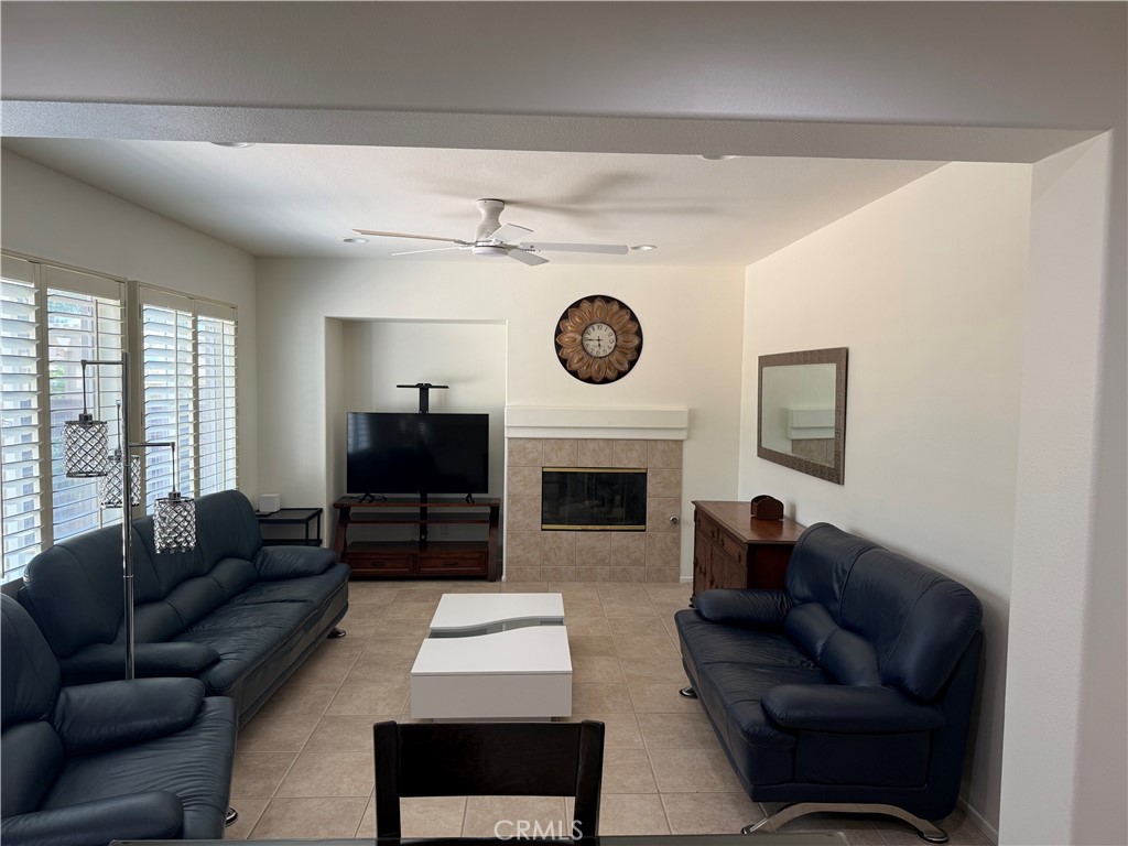 7125 Ravenswood Property Photo 2