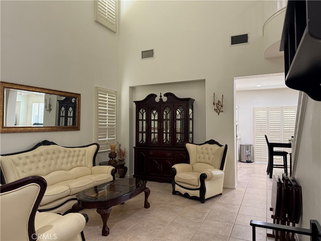 7125 Ravenswood Property Photo 7