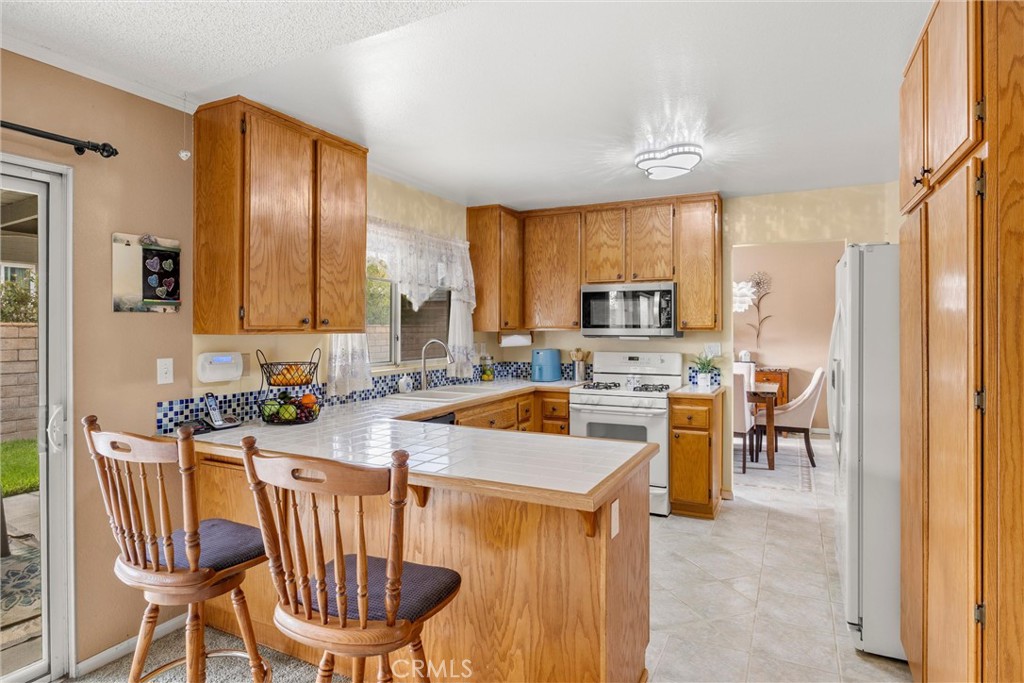 5730 N Yosemite Property Photo 7