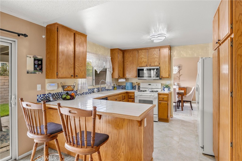 5730 N Yosemite Property Photo 7