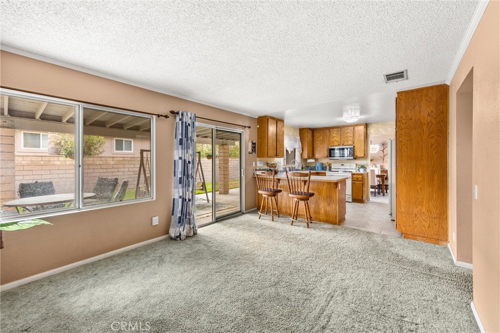5730 N Yosemite Property Photo 8