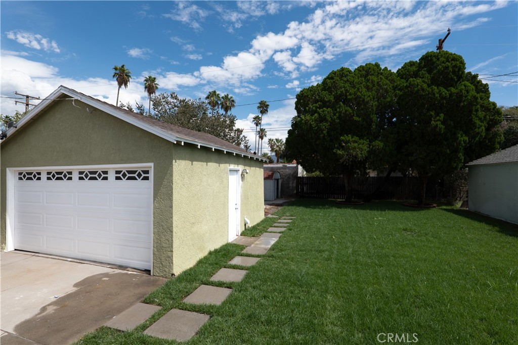 3285 N Mountain View Property Photo 23