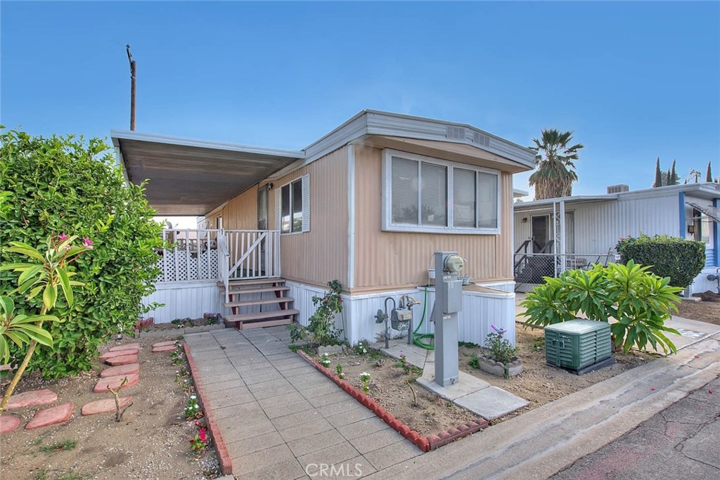 17333 Valley Boulevard 15e Property Photo 2
