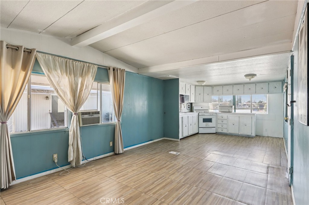 17333 Valley Boulevard 15e Property Photo 6