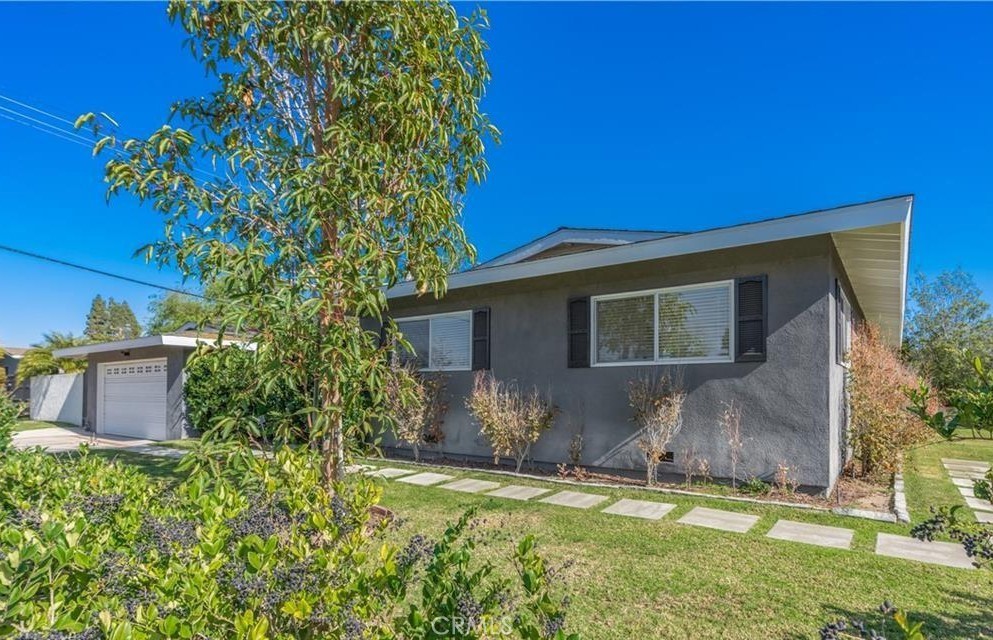 2112 Dover Drive Property Photo 3