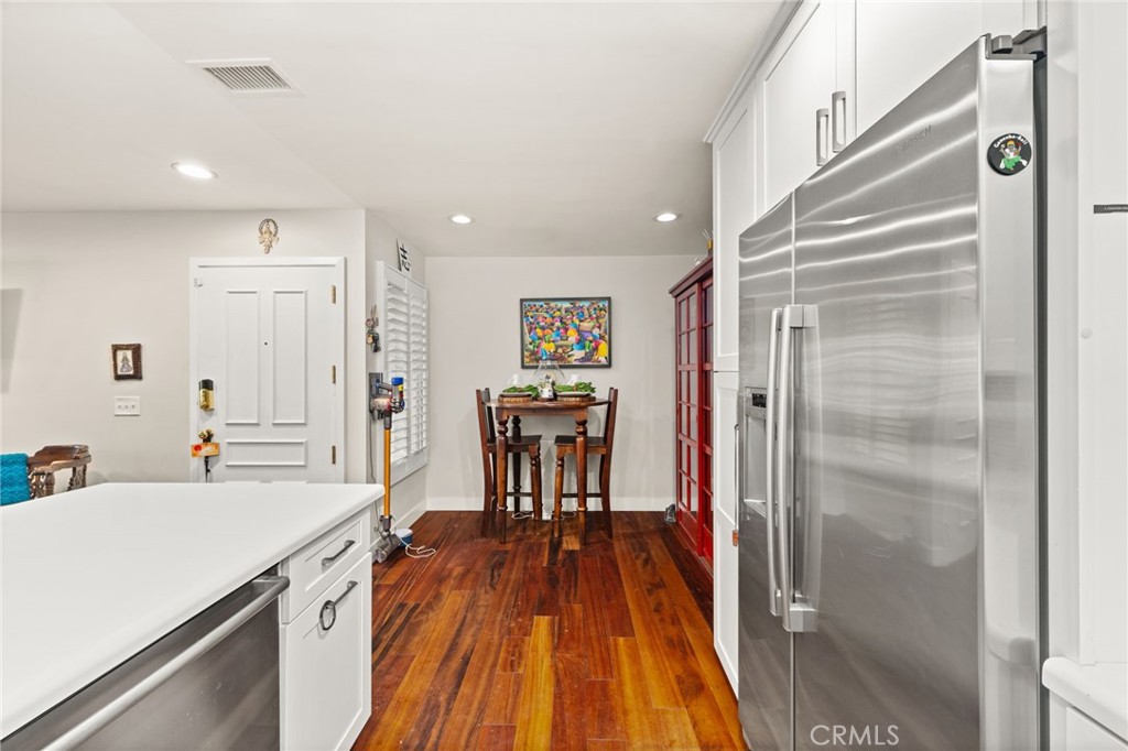 3860 Amberly Dr F Property Photo 10