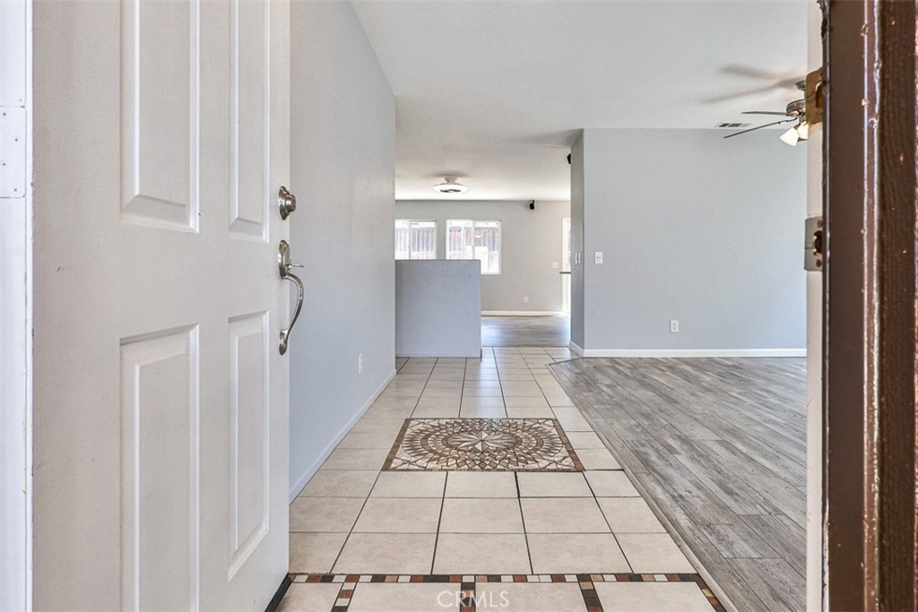 1452 Hummingbird Property Photo 3