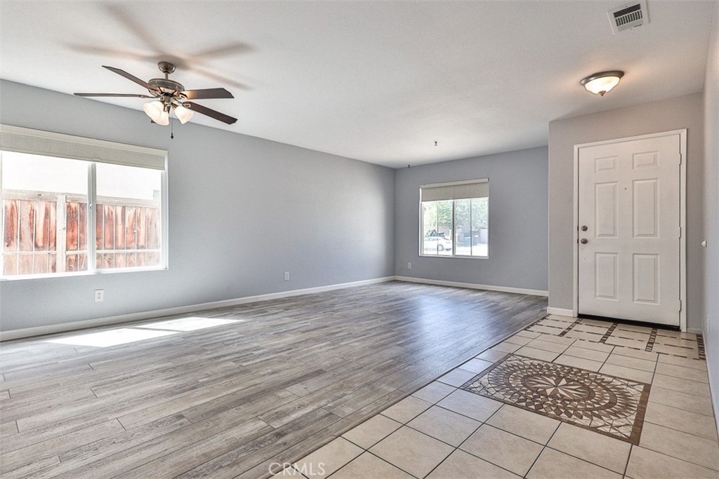 1452 Hummingbird Property Photo 4