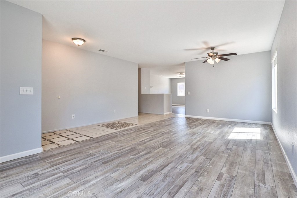 1452 Hummingbird Property Photo 5
