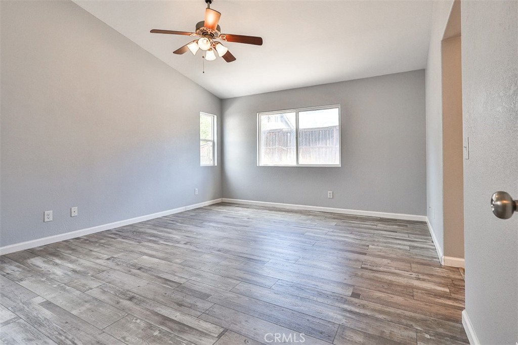 1452 Hummingbird Property Photo 12