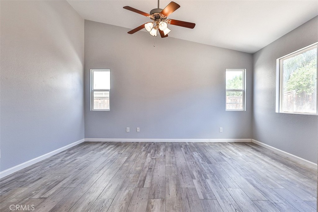 1452 Hummingbird Property Photo 17