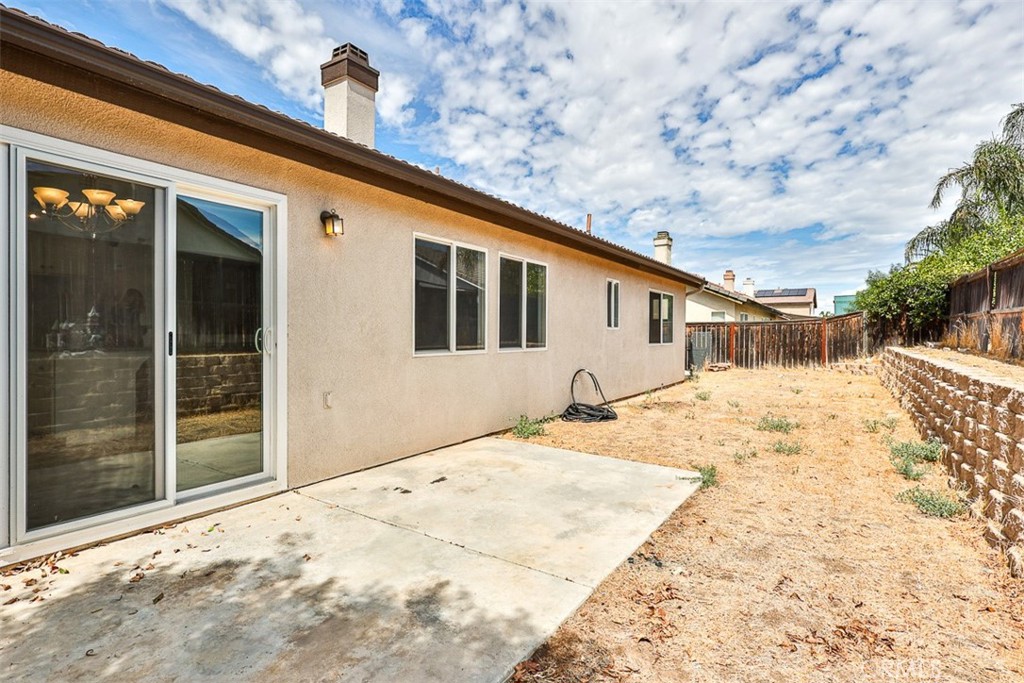 1452 Hummingbird Property Photo 28