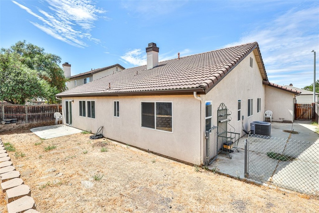 1452 Hummingbird Property Photo 30