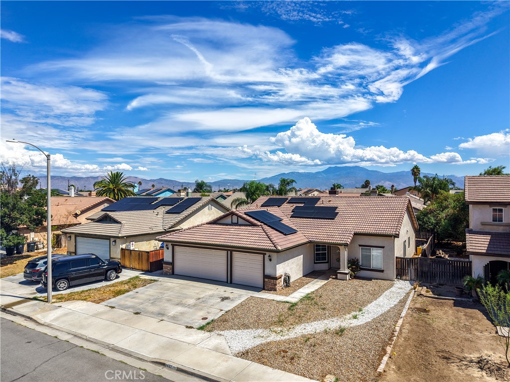 1452 Hummingbird Property Photo 32