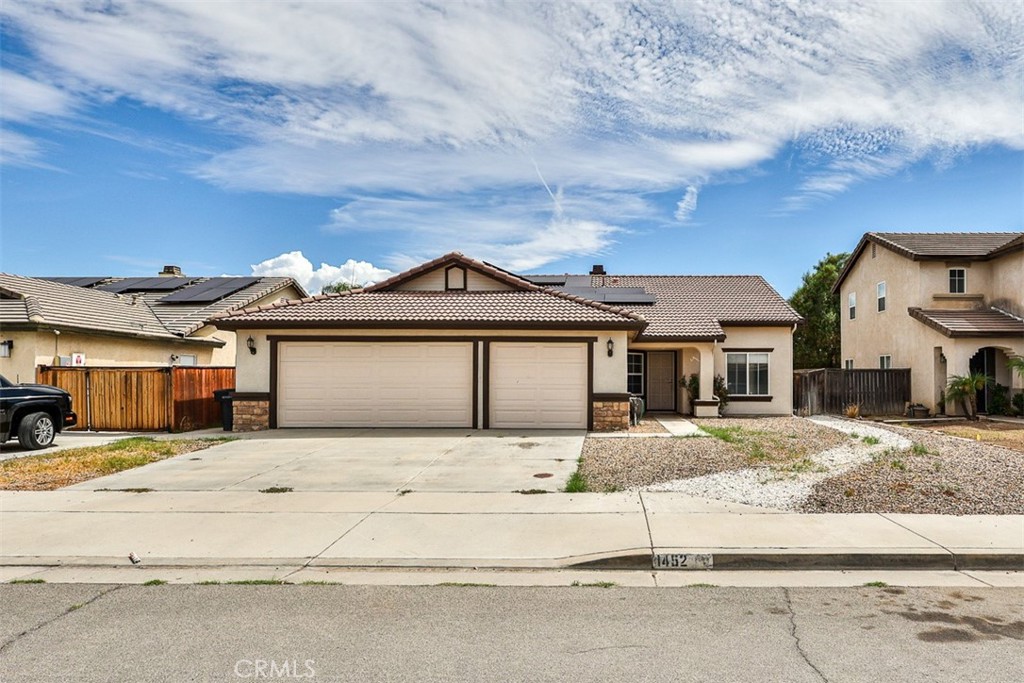 1452 Hummingbird Property Photo 37