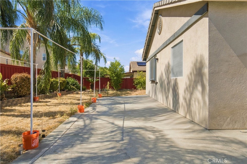 848 Peaceful Property Photo 28