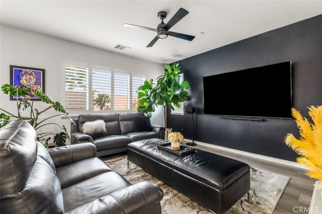 6389 Bluestone Way Property Photo 4