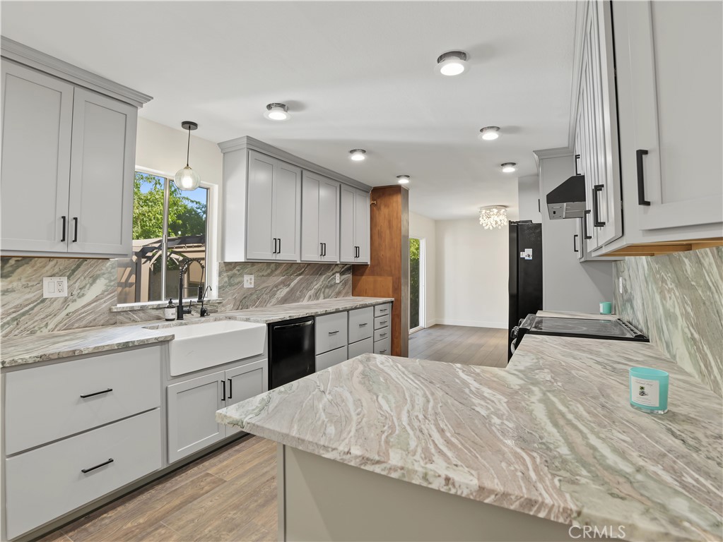 564 Estate Street Property Photo 7